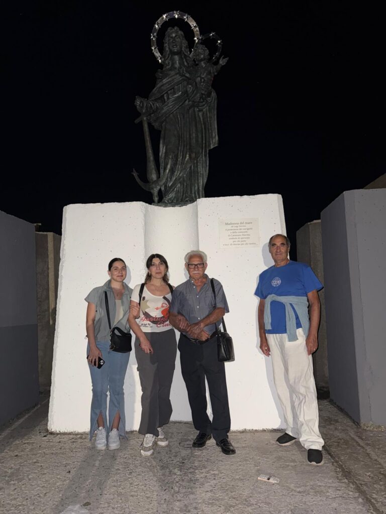 Mons. Cognetti vicario dell'arcivescovo Mons. Maniago benedice la Madonna del Verrino protettrice di marinai e pescatori 3 WhatsApp Image 2026 07 29 at 00.44.26