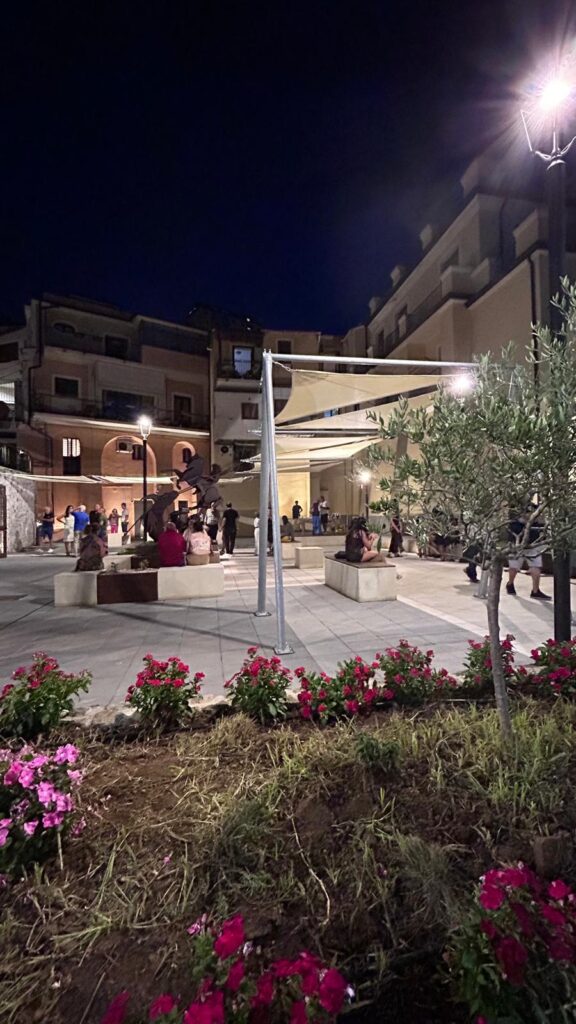 Pizzo: inaugurata la nuova Piazzetta Mercato dopo i lavori di riqualificazione 4 WhatsApp Image 2026 07 31 at 19.34.53 4