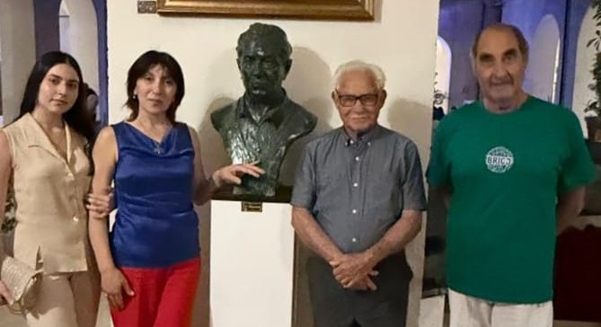 L'autoritratto scultoreo di Luigi Verrino da ammirare nel Chiostro del complesso monumentale San Domenico di Taverna 1 L’autoritratto scultoreo di Luigi Verrino da ammirare nel Chiostro del complesso monumentale San Domenico di Taverna