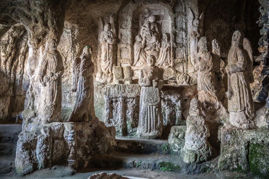 Pizzo, via libera al restauro della Chiesa di Piedigrotta: 1,85 milioni di euro per il monumento simbolo della Calabria 3 image loader