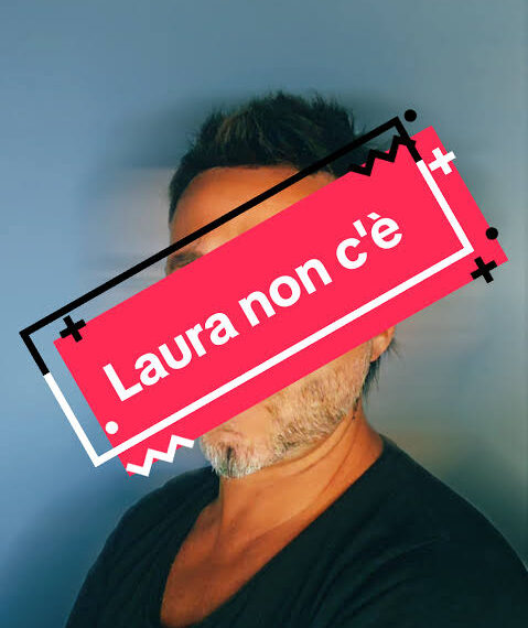 Laura non c'è... e adesso chi lo dice al Sindaco? 1 Laura non c’è… e adesso chi lo dice al Sindaco?