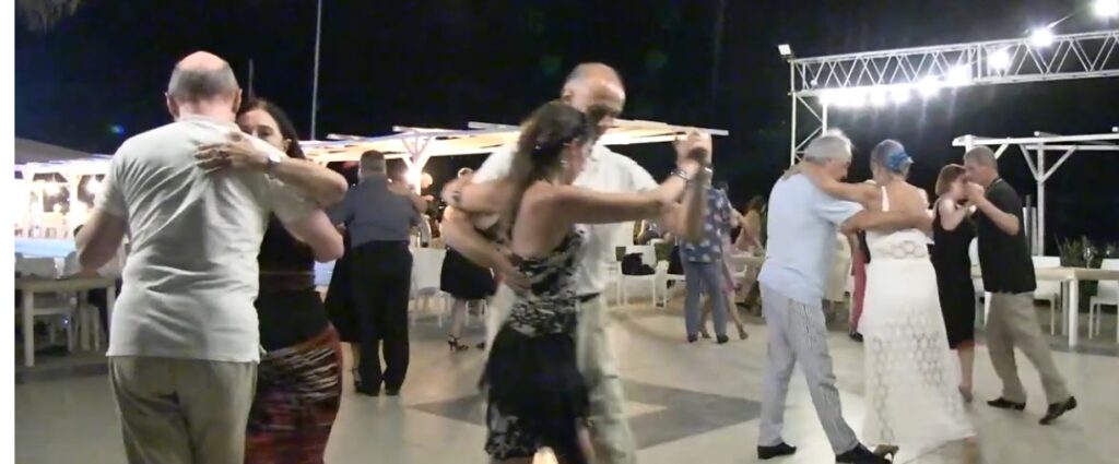 Quando la Milonga incontra la letteratura: a Pizzo il fascino di “Metropolitan Gigolò” di Sergio Barletta (VIDEO) 10 milonga 1