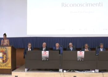 Vibo Valentia, l'Ordine de Medici celebra il passaggio di testimone: giuramento per i nuovi iscritti, medaglia per i veterani (VIDEO) 6 Vibo Valentia, l’Ordine de Medici celebra il passaggio di testimone: giuramento per i nuovi iscritti, medaglia per i veterani (VIDEO)