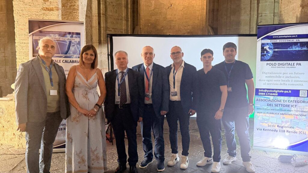 Conclusa la seconda edizione del Premio “Vibo Smart”: vince la startup Sebyone con il progetto Pertineo 2 premio vibo smart premiazione