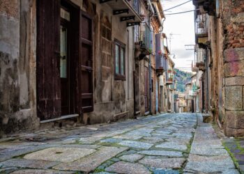 Riqualificazione dei centri abitati della provincia di Vibo Valentia 6 Riqualificazione dei centri abitati della provincia di Vibo Valentia