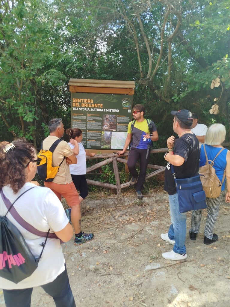 Gerocarne, un successo la passeggiata ecologica sul Sentiero del Brigante “Alla scoperta della Biodiversità” 2 1000211026