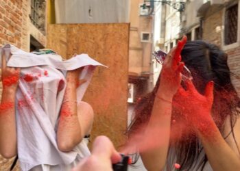 Borseggi, donne e bambini: quando la strada diventa una scuola di illegalità e lo Stato non può limitarsi a guardare 1 Borseggi, donne e bambini: quando la strada diventa una scuola di illegalità e lo Stato non può limitarsi a guardare