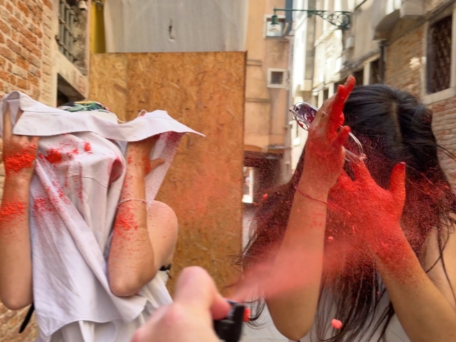 Borseggi, donne e bambini: quando la strada diventa una scuola di illegalità e lo Stato non può limitarsi a guardare 1 Borseggi, donne e bambini: quando la strada diventa una scuola di illegalità e lo Stato non può limitarsi a guardare