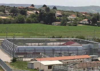 La Polizia di Catanzaro individua un cittadino straniero irregolare e lo manda al CPR di Caltanissetta 1 La Polizia di Catanzaro individua un cittadino straniero irregolare e lo manda al CPR di Caltanissetta