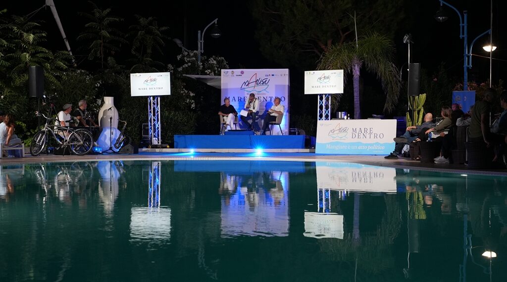 I Parchi Marini Regionali destinazioni turistiche. Dalle tappe di Mare Dentro l’appello ad entrare nel circuito dei servizi turistici sostenibili 1 I Parchi Marini Regionali destinazioni turistiche. Dalle tappe di Mare Dentro l’appello ad entrare nel circuito dei servizi turistici sostenibili