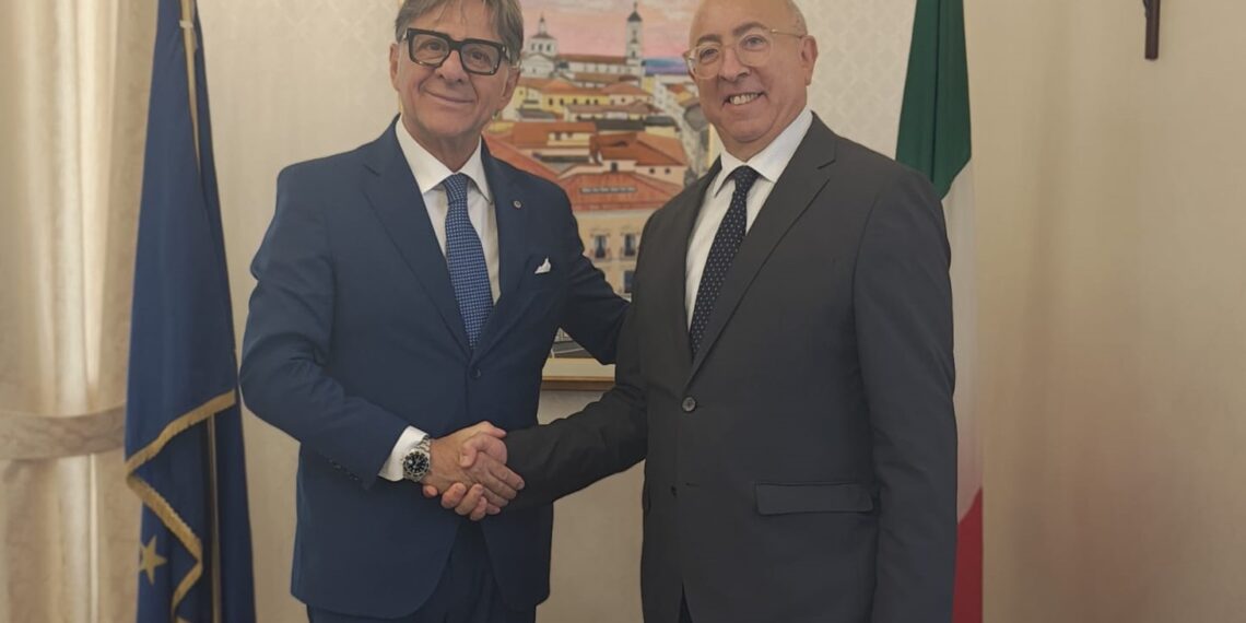 Il Prefetto Clemente Di Nuzzo in visita istituzionale alla Camera di Commercio Di Catanzaro Crotone Vibo Valentia 1 Il Prefetto Clemente Di Nuzzo in visita istituzionale alla Camera di Commercio Di Catanzaro Crotone Vibo Valentia