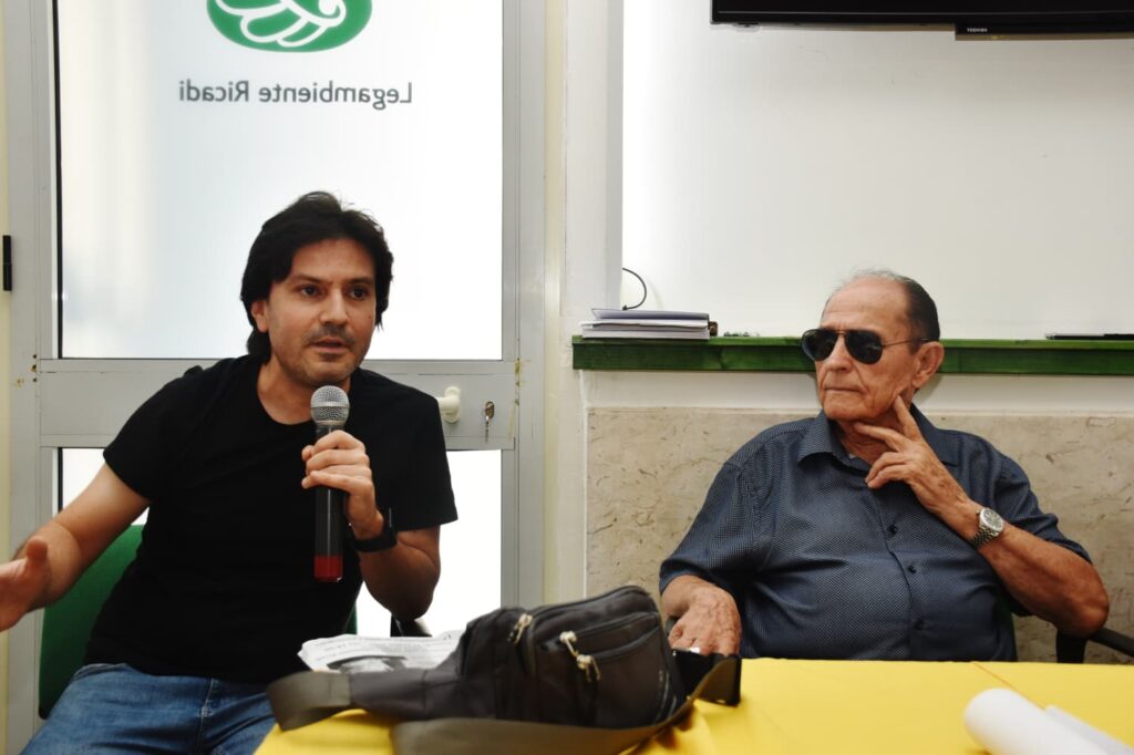 Presentato presso la sede del Circolo Legambiente Ricadi l’ultimo libro di Michele Furchì 2 IMG 20260813 WA0097