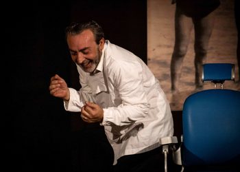 Le mille bolle blu chiude stasera Capo Arte Teatro Festival con Filippo Luna a Torre Marrana