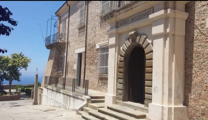 Nicotera, l’allarme di Opposizione Civica a Ferragosto: «La città è uno spettro, chiusa per bancarotta» 2 Museo dArte Sacra