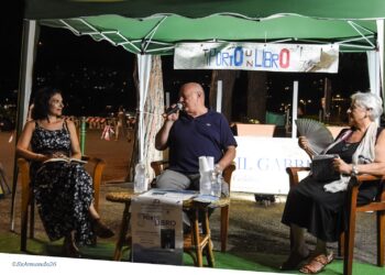 Lo scrittore Gioacchino Criaco appassiona cittadini e turisti con l’ultimo suo romanzo “Dove canta il cuculo”