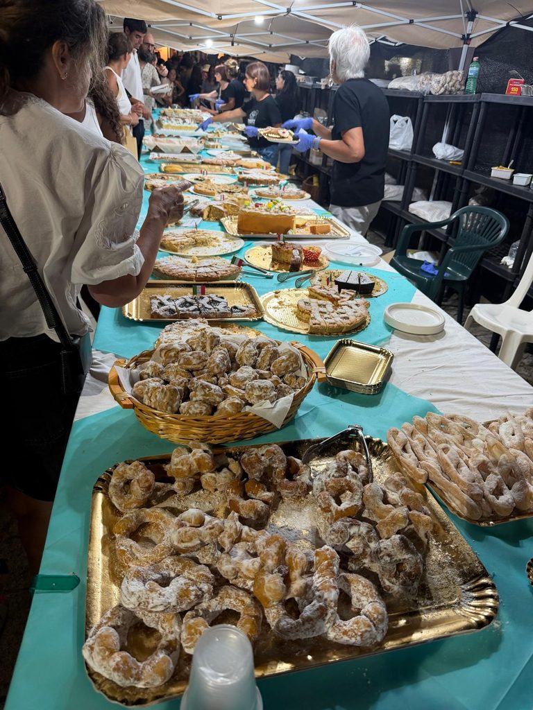 Un successo il XIX Tamburello Festival di Zambrone. Una serata nel segno di Angela, tra musica, memoria e comunità 9 Sagra Aramonese dolci 768x1024 1