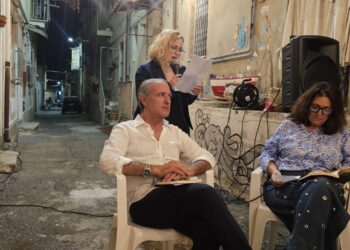 Briatico, la poesia trova casa in Via del Pescatore: emozioni e riflessioni per la presentazione di "Amarsi per Amare" 8 Briatico, la poesia trova casa in Via del Pescatore: emozioni e riflessioni per la presentazione di “Amarsi per Amare”