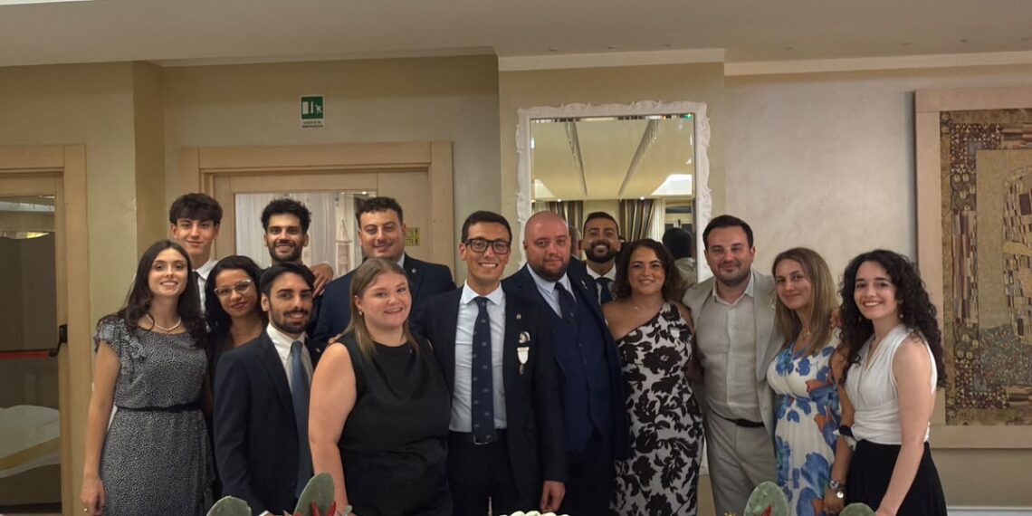 III Tappa del Calabria Tour Charter: il Leo Club Vibo Valentia celebra la 54ª Charter e il Passaggio della Campana 1 III Tappa del Calabria Tour Charter: il Leo Club Vibo Valentia celebra la 54ª Charter e il Passaggio della Campana