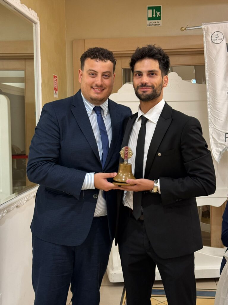 III Tappa del Calabria Tour Charter: il Leo Club Vibo Valentia celebra la 54ª Charter e il Passaggio della Campana 2 WhatsApp Image 2026 08 02 at 21.27.18