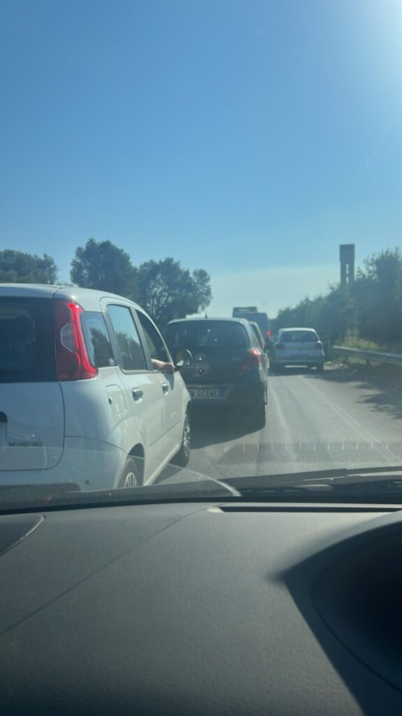 Ancora sangue sfiorato sulla Statale 18: l'ennesimo incidente riapre il caso dell'incrocio di Regina Pacis 4 WhatsApp Image 2026 08 05 at 10.34.55