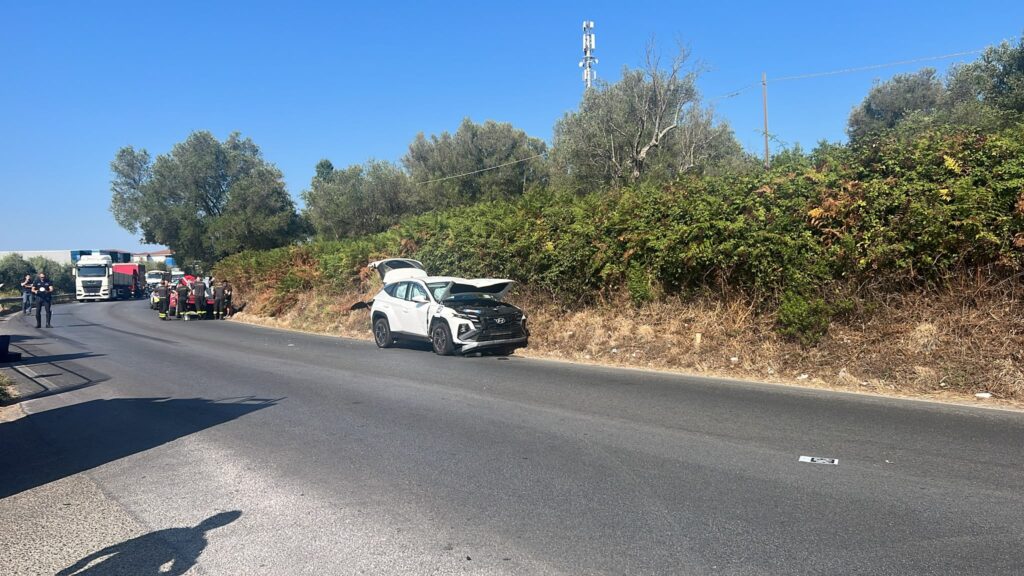 Ancora sangue sfiorato sulla Statale 18: l'ennesimo incidente riapre il caso dell'incrocio di Regina Pacis 5 WhatsApp Image 2026 08 05 at 10.34.57