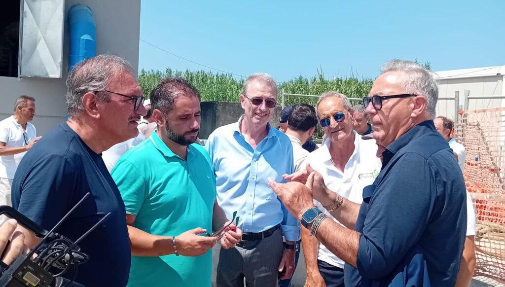Vibo Valentia, la svolta nella depurazione: Silica collegata alla condotta sottomarina di Porto Salvo 3 WhatsApp Image 2026 08 12 at 15.08.10 1 1 e1786541005111