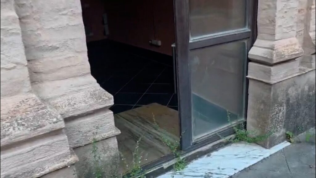 Palazzo Gagliardi, il simbolo dimenticato: quando l’incuria diventa una ferita alla città (VIDEO) 6 WhatsApp Image 2026 08 18 at 13.16.39 1