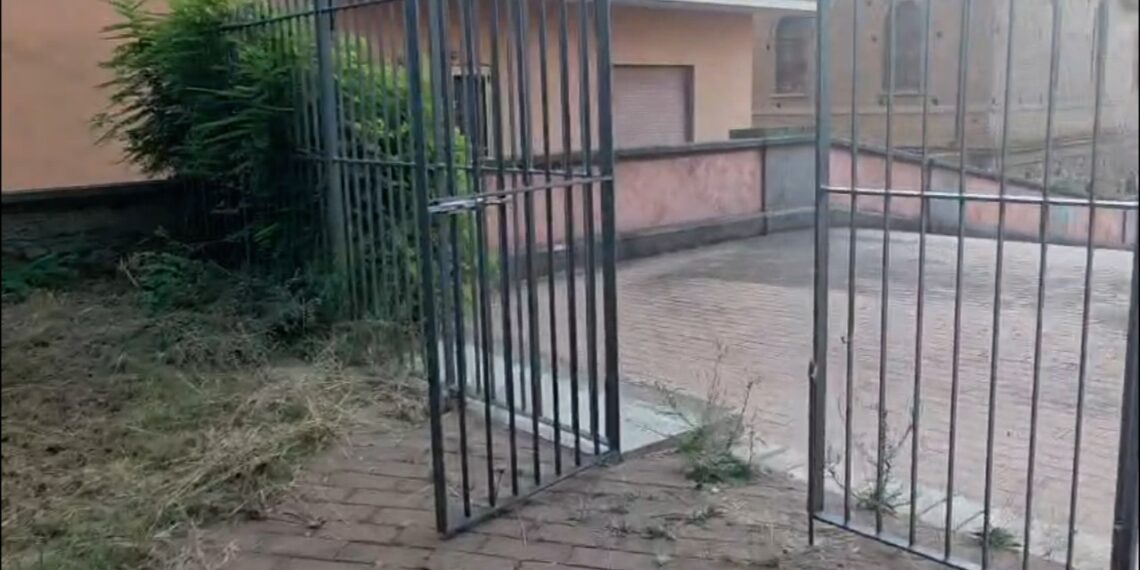 Palazzo Gagliardi, il simbolo dimenticato: quando l’incuria diventa una ferita alla città (VIDEO) 1 Palazzo Gagliardi, il simbolo dimenticato: quando l’incuria diventa una ferita alla città (VIDEO)