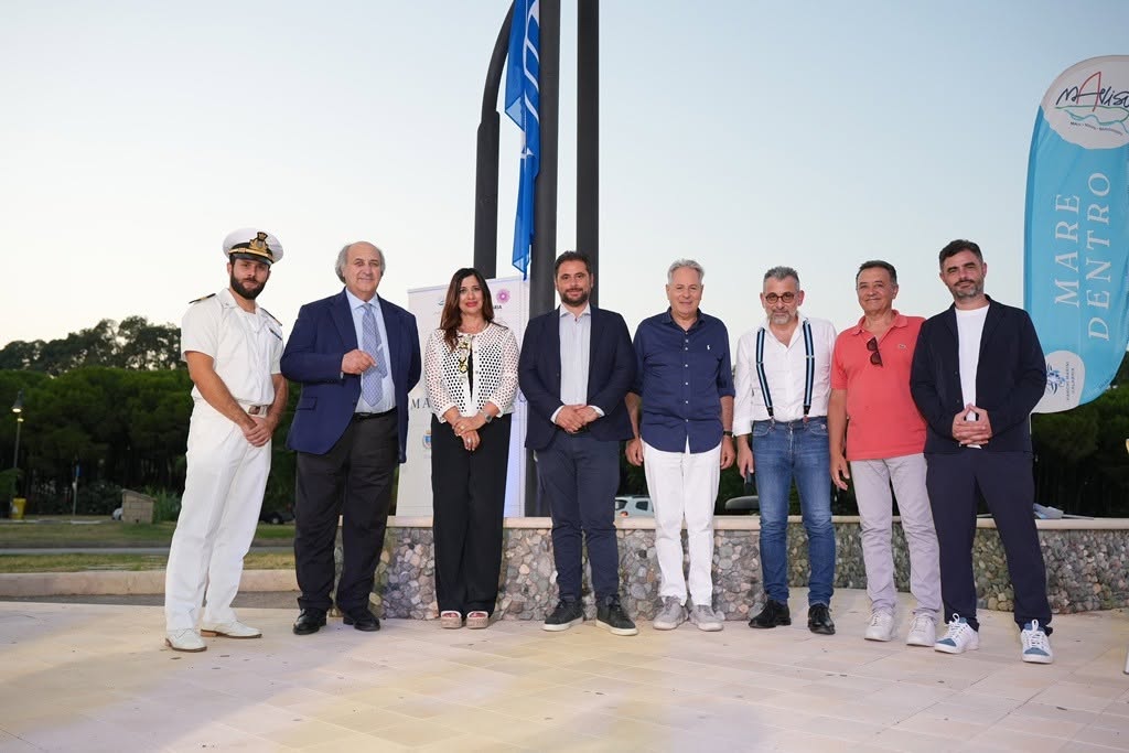 Parchi Marini, martedì 25 a Cetraro, sesta tappa di Mare Dentro. Mavisu, una barca di fatti e di contenuti. Nuovo progetto: ora le guide del mare 13 WhatsApp Image 2026 08 22 at 10.32.44 4