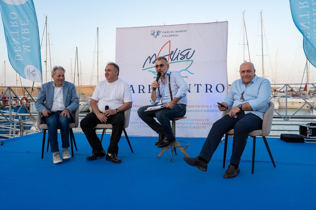 Parchi Marini, martedì 25 a Cetraro, sesta tappa di Mare Dentro. Mavisu, una barca di fatti e di contenuti. Nuovo progetto: ora le guide del mare 6 WhatsApp Image 2026 08 22 at 10.32.46