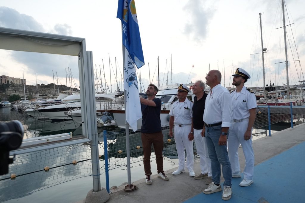Parchi Marini, martedì 25 a Cetraro, sesta tappa di Mare Dentro. Mavisu, una barca di fatti e di contenuti. Nuovo progetto: ora le guide del mare 11 WhatsApp Image 2026 08 22 at 10.32.50 1