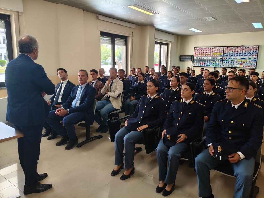 Questura di Vibo Valentia: assegnati 45 nuovi agenti e un vice ispettore 3 WhatsApp Image 2026 08 26 at 13.48.04