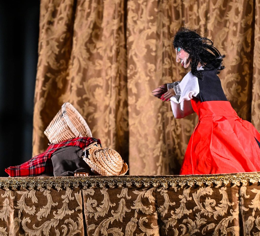 A Capo Arte Teatro Festival i burattini di Angelo Gallo con Zampalesta e lo Zzicrapu. Penultimo appuntamento organizzato da Dracma 4 ZZICRAPU 1
