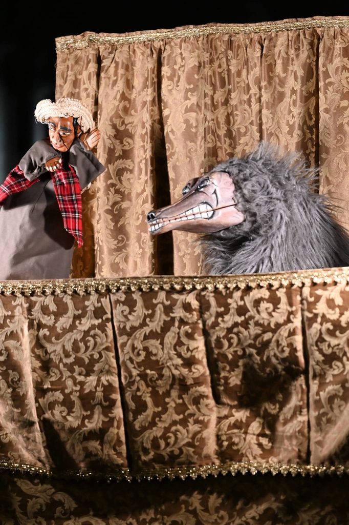 A Capo Arte Teatro Festival i burattini di Angelo Gallo con Zampalesta e lo Zzicrapu. Penultimo appuntamento organizzato da Dracma 3 ZZICRAPU 2