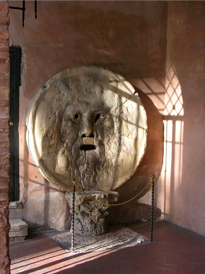 La Bocca della Verità, non era un magico giudice, ma un antico tombino romano 5 bocca della verita 2