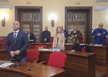 A Vibo Valentia il Consiglio comunale si ferma ancora: quando il numero legale diventa una via di fuga dal confronto