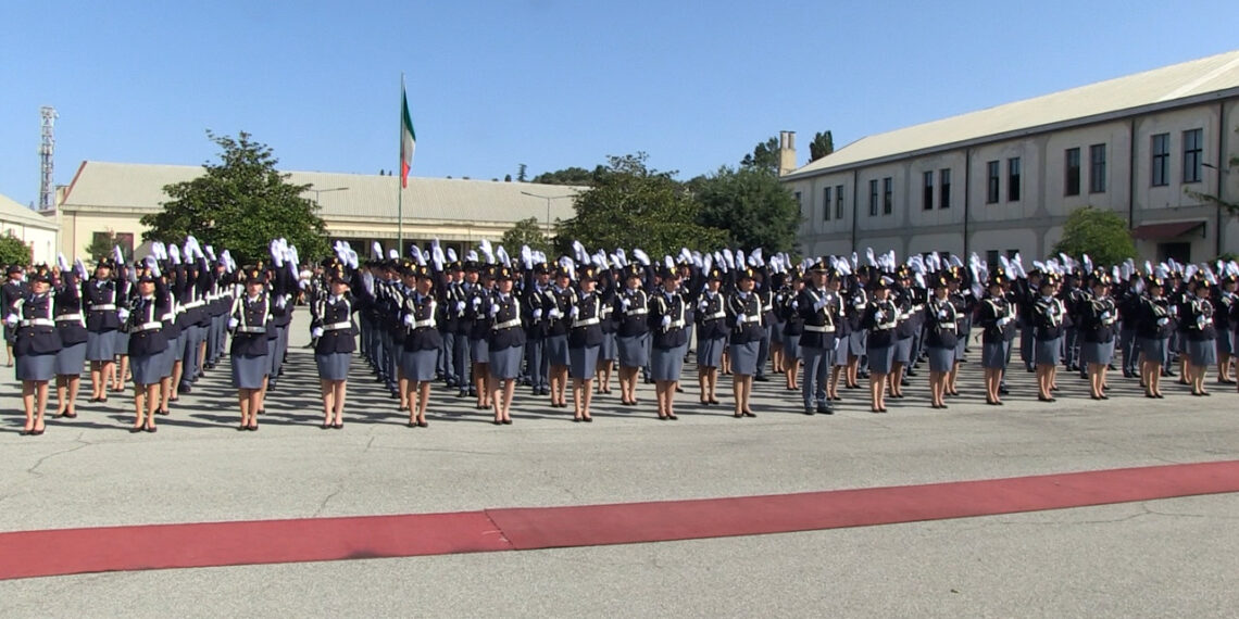 Questa mattina il Giuramento degli Allievi Agenti della Scuola di Polizia di Vibo Valentia (VIDEO) 1 Questa mattina il Giuramento degli Allievi Agenti della Scuola di Polizia di Vibo Valentia (VIDEO)