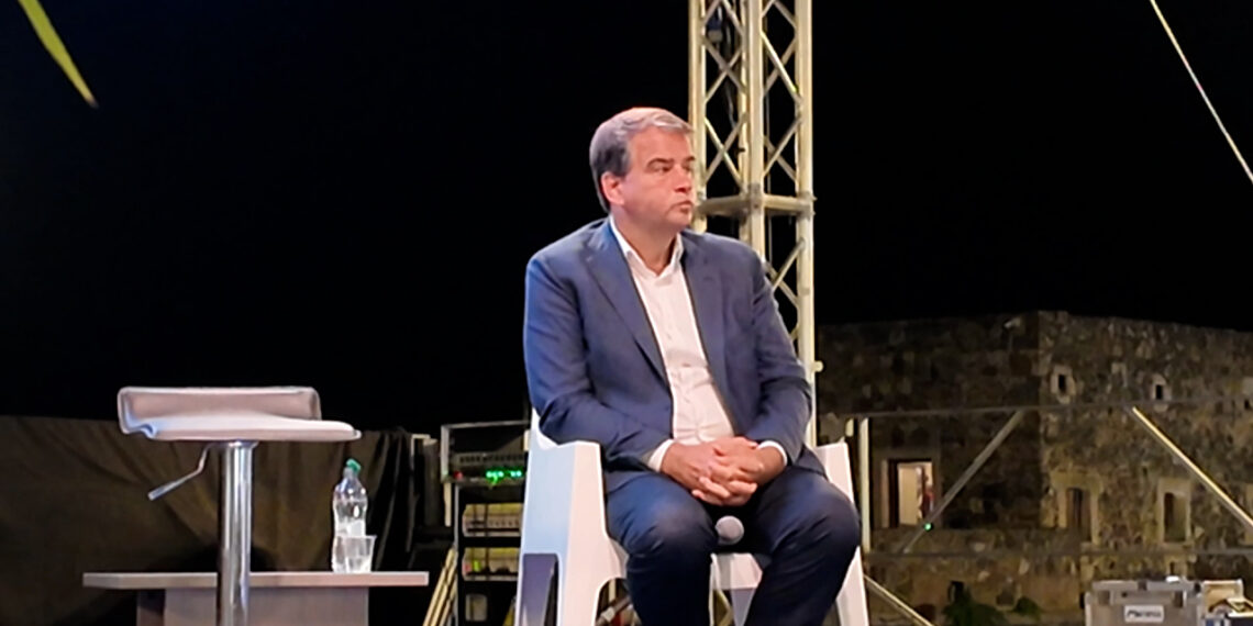 Il Vice Presidente UE Raffaele Fitto apre a Pizzo la Summer School 2026 per giovani studenti (VIDEO) 1 Il Vice Presidente UE Raffaele Fitto apre a Pizzo la Summer School 2026 per giovani studenti (VIDEO)