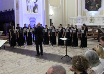 Il Coro Giovanile Italiano incanta il Duomo di Vibo Valentia in una serata di musica, fede e speranza (VIDEO) 9 Il Coro Giovanile Italiano incanta il Duomo di Vibo Valentia in una serata di musica, fede e speranza (VIDEO)