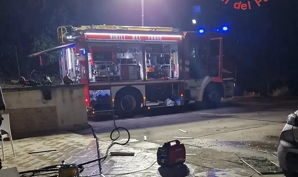 Prima la speranza, poi il dolore: Mileto piange il padre della famiglia slovena vittima dell'esplosione nel B&B 1 Prima la speranza, poi il dolore: Mileto piange il padre della famiglia slovena vittima dell’esplosione nel B&B