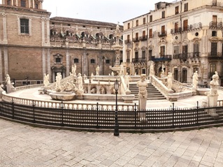 La Fontana della Vergogna di Palermo. Storia, simboli e leggende della Fontana Pretoria 4 palermo 1