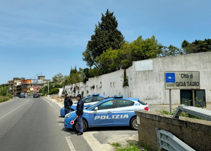 Arrestati all'estero i responsabili di un furto in un'abitazione di un anziano a Gioia Tauro 1 Arrestati all’estero i responsabili di un furto in un’abitazione di un anziano a Gioia Tauro