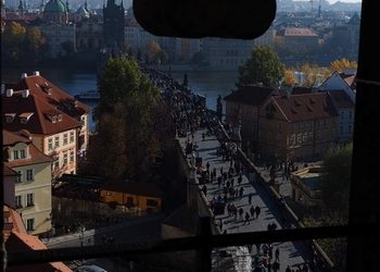 Praga, la città delle cento torri dove la storia incontra la magia