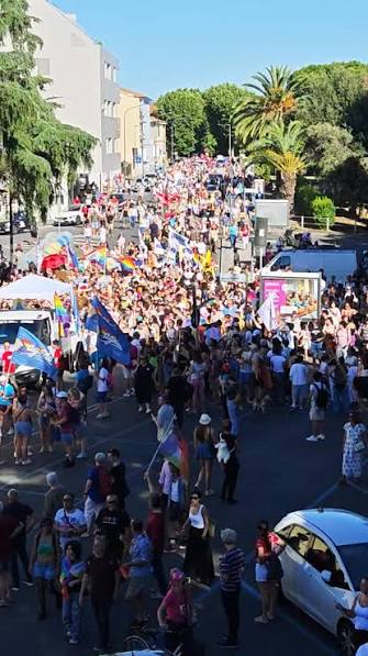 Che bella festa il Pride a Marina di Catanzaro, città aperta 2 pride 4
