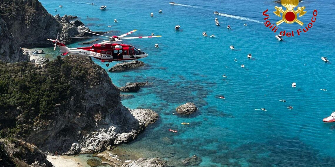 Capo Vaticano, i Vigili del Fuoco salvano un 42enne scivolato dal promontorio del Parco Belvedere dei Cannoni