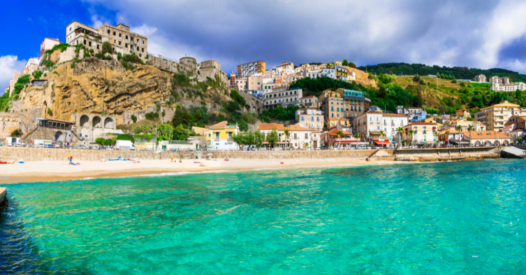 Pizzo Calabro e il suo mare: quando la sinergia istituzionale restituisce dignità al territorio 1 Pizzo Calabro e il suo mare: quando la sinergia istituzionale restituisce dignità al territorio