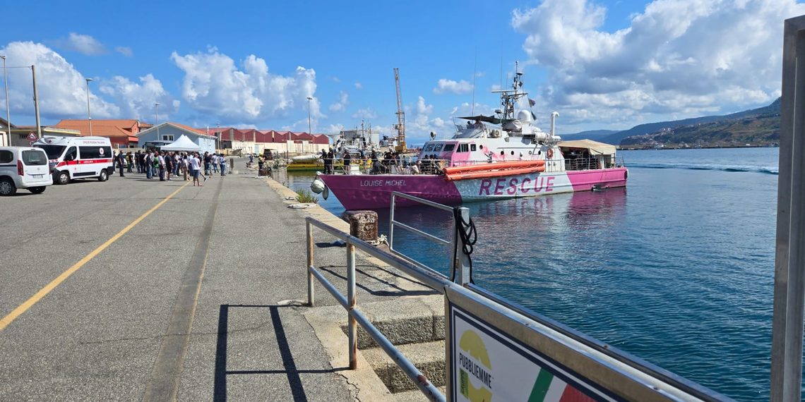 Vibo Marina, il porto delle mille facce: migranti e megayacht nella stessa mattinata (VIDEO) 1 Vibo Marina, il porto delle mille facce: migranti e megayacht nella stessa mattinata (VIDEO)
