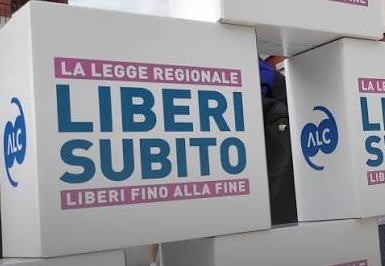 Fine vita: dopo la legge veneta, in Calabria “Liberi Subito” supera le 8.500 firme. A metà ottobre il deposito delle firme in Consiglio regionale 1 Fine vita: dopo la legge veneta, in Calabria “Liberi Subito” supera le 8.500 firme. A metà ottobre il deposito delle firme in Consiglio regionale