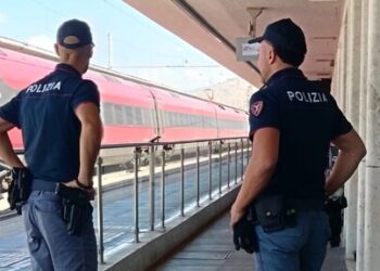 Gli agenti della Polfer arrestano un uomo con una pistola clandestina