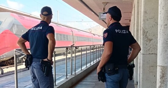 Gli agenti della Polfer arrestano un uomo con una pistola clandestina 1 Gli agenti della Polfer arrestano un uomo con una pistola clandestina